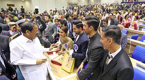 Vice President M Venkaiah Naidu interacts with the winners of the 66th National Film Awards function at Vigyan Bhavan in New Delhi on Monday. (Photo | Shekhar Yadav, EPS)