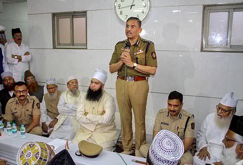 Mumbai Police Commissioner Sanjay Barve and other senior officers hold talks with Muslim leaders on Citizenship (Amendment) Act (Photo| PTI)