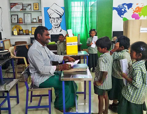 Thottiyapatti Panchayat Union Primary School (PUPS) at K.Paramathi in Karur organized a local body elections for its students in order to create awareness. (Photo | EPS)