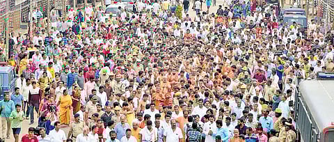 Lakhs of devotees gather near Pejawar Mutt on Car Street, Udupi, on Sunday | Rajesh Shetty Ballalbagh