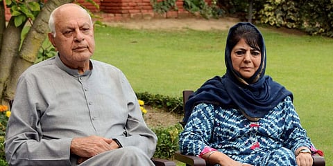 Former Jammu & Kashmir CMs Farooq Abdullah and Mehbooba Mufti (Photo | PTI)