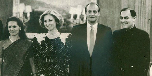 Then PM Rajiv Gandhi and his wife Sonia Gandhi are being received by Juan Carlos and Queen Sophia of Spain hosted a private dinner at Zarzuela Palace, Madrid.  (File Photo | PTI)