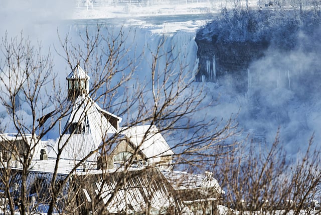 Rockford, Illinois, was at a record-breaking minus 31 (minus 35 Celsius) on Thursday morning but should be around 50 (10 Celsius) on Monday. Other previously frozen areas could see temperatures of 55 (13 Celsius) or higher. (Photo | AP)