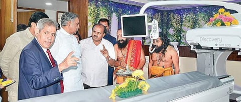 Karnataka CM Kumaraswamy at the inauguration of Kanva Diagnostics at Nagarbhavi, Bengaluru on Thursday  | shriram b n