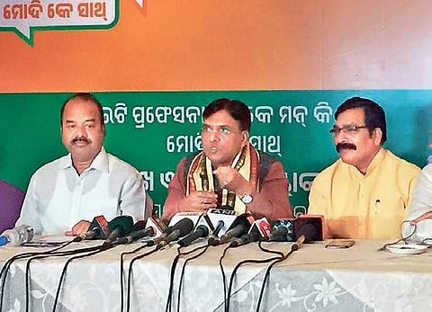 Union Minister Mansukh Lal Mandaviya addressing a meeting in Bhubaneswar | Express