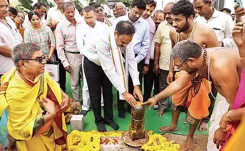 APCRDA Commissioner Cherukuri Sreedhar performing pooja for the Happy Nest near Nelapadu in Amaravati on Thursday I Express