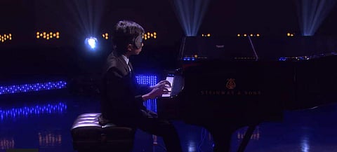 Lydian playing Mozart blindfolded