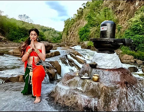 Raai Laxmi in Neeya 2.