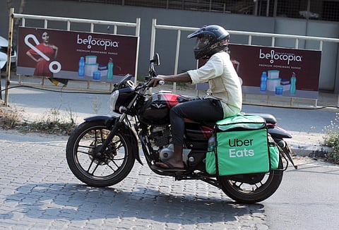An online food delivery boy in Kochi.| A Sanesh