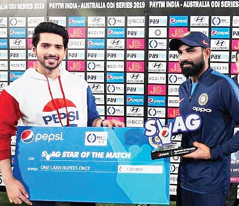 Armaan was present both for enjoying the match like every Indian ever but also to present Pepsi’s Swagstar of the Match to Mohammad Shami.