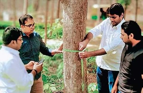 The team took up Pattabhi Ram Nagar as the  pilot ward and carried out the census over 20 days