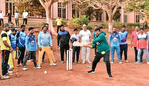 Congress MP Vinay Kulakarni showed off his cricket skills on Monday | EXPRESS