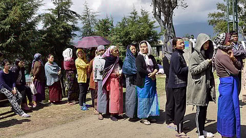 The state labour commissioner declared June 26 as a paid holiday for all workers engaged in commercial and industrial establishments in the state to enable them to exercise their franchise.