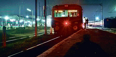 Train 43402 awaits green signal at Arakkonam