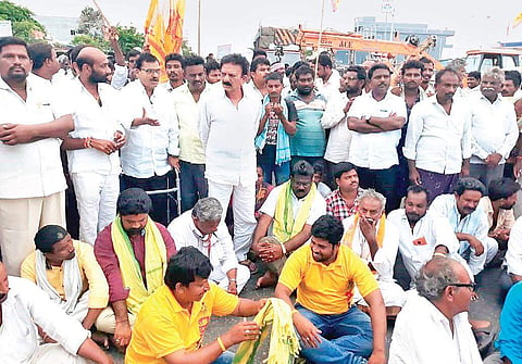 TDP leaders staging a protest at Nandigama of Sattenapalli Assembly segment of Guntur district on 13 April 2019 demanding the arrest of YSRC activists, who had allegedly attacked Kodela Siva Prasada Rao on the polling day. (Photo | EPS)