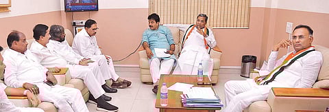 (From right) KPCC president Dinesh Gundu Rao, former CM Siddaramaiah, Cong general secretary KC Venugopal, Deputy CM G Parameshwara and others meet to finalise candidates for Chincholi and Kundgol seats at the KPCC office in Bengaluru, on Saturday| KPN