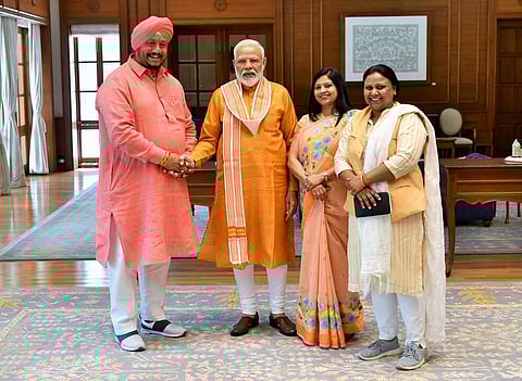 Newly elected Delhi mayors Sunita Kangra, Avtar Singh and Anju Kamalkant with Prime Minister Modi. (Photo | Twitter)