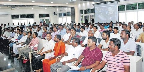 Urban SP Ch Vijaya Rao convenes a meeting with owners of hotels and malls  to take stock of safety measures in Guntur on Saturday | Express