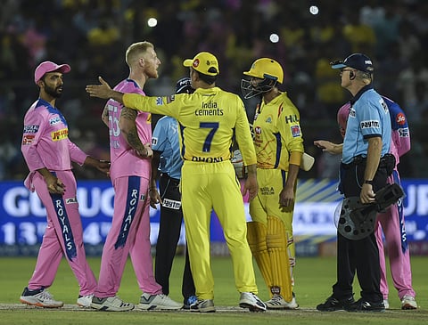 MS Dhoni argues with umpires during the game between CSK and RR. (Photo | PTI)