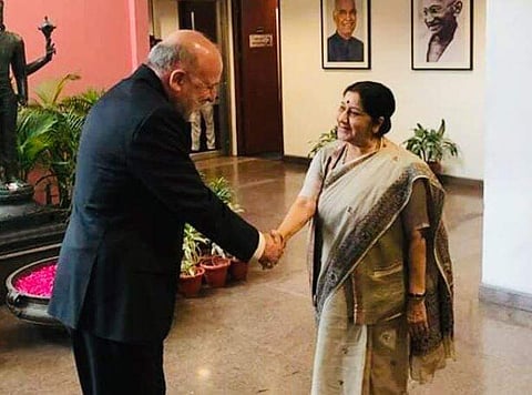 Afghan High Peace Council CEO M Umer Daudzai meets External Affairs Minister Sushma Swaraj (Photo| Twitter/ M Umer Daudzai)