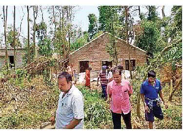 Animal waste littered around poultry farms pose water pollution threat in Raghunathpur