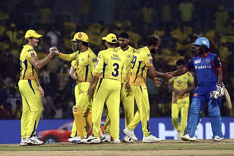 MS Dhoni celebrates the win with CSK teammates. (Photo | AP)