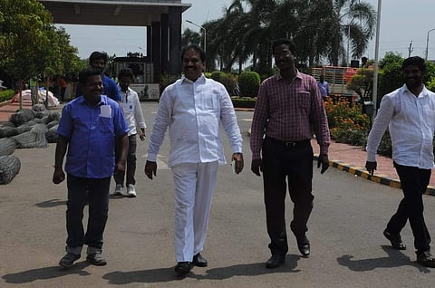 YSRC Vijayawada central MLA contestant Malladi Vishnu with winning mood at Dhanekula Engineering college in Vijayawada. (Photo | Prasant Madugula, EPS)