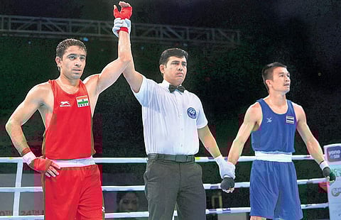 Amit Panghal (red) advanced to the 52kg semifinals of the Indian Open on Wednesday