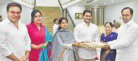 Chief Minister K Chandrasekhar Rao welcomes Andhra Pradesh CM designate Y S Jagan Mohan Reddy at Pragati Bhavan in Hyderabad on Saturday | Express