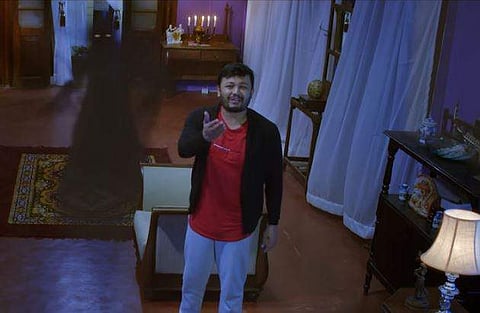 Ganesh in a scene from 'Gimmick' (Photo| YouTube screengrab)