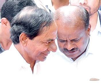 K Chandrashekhar Rao leans towards Congress, wants JDS to broker deal