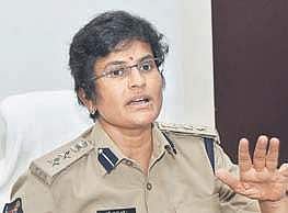 R Jayalakshmi assuming charge as Guntur Rural SP on Sunday. (Photo | EPS)