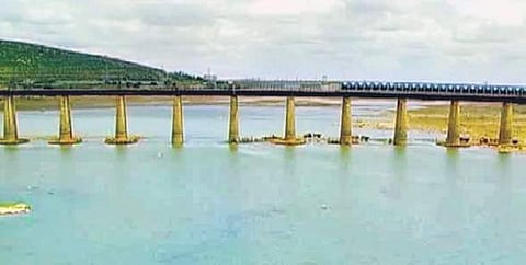 Drought worsens as water level dips rapidly in Almatti reservoir