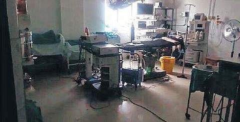 Power supply disrupted around 8 am at the Kurnool Government General Hospital building on Monday. (Photo | EPS)