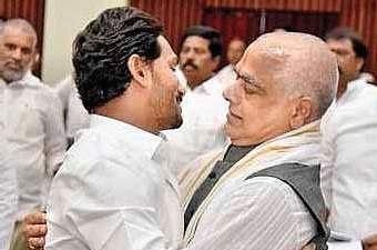 Andhra Pradesh CM Jagan Mohan Reddy congratulating Speaker Tammineni Sitaram. (Photo | EPS)