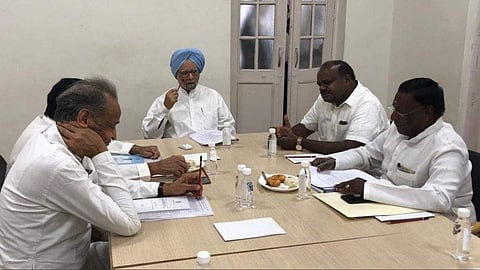Former PM Manmohan Singh with Congress-ruled state CMs and Karnataka CM HD Kumaraswamy (Photo | ANI)