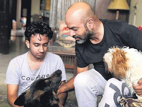 Of single dads who play moms with elan