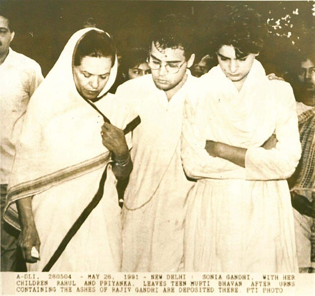 Sonia Gandhi with children Rahul and Priyanka leaves Teen Murthi Bhavan, Delhi, after urns containing the ashes of Rajiv Gandhi are deposited there. (Photo | PTI)