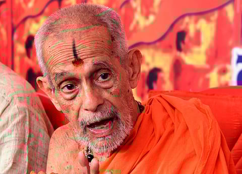 Pejawar Mutt head Swami Vishwesha Teertha (File Photo |Rajesh Shetty Ballagh/EPS)