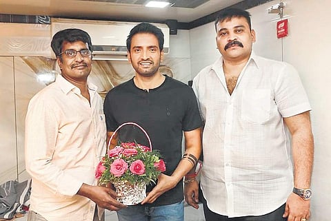 Santhanam(C) with R Kannan(R)