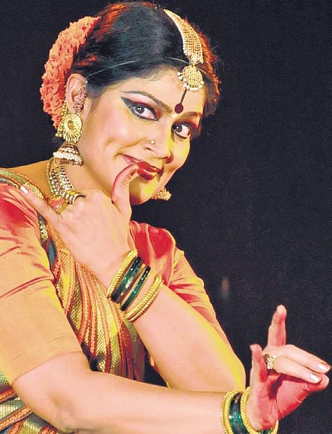 Using bhakti to dance and look within