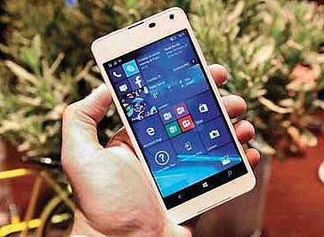 Curbs on phone use by Customs officers at airports on cards