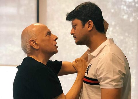 Mahesh Bhatt with Jisshu in the sets of the film