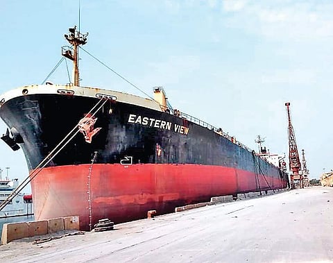 24-year-old Panama Flagship bulk carrier ‘Eastern View’ detained by Mercantile Marine Department (MMD) in Chennai | Express