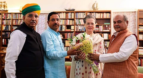 Union Parliamentary Affairs Minister Prahlad Joshi, MoS Parliamentary Affairs Arjun Ram Meghwal and Minister of Agriculture and Farmers Welfare Narendra Singh Tomar, met UPA Chairperson Sonia Gandhi. (Photo| Twitter)