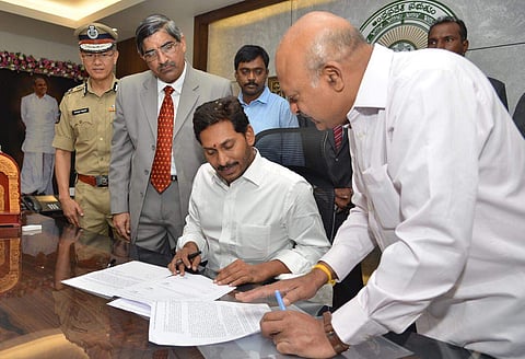 Andhra Pradesh CM YS Jagan Mohan Reddy assumes charge of his office at the state secretariat in Amaravati. (Photo| Express)