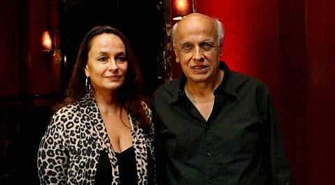 Bollywood director Mahesh Bhatt poses with wife Soni Razdan. (File Photo | PTI)