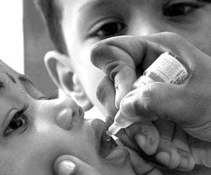 A child being given polio immunisation (FILE photo)