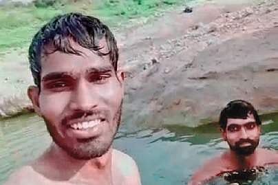 Narsimhulu and Prashanth in the lake before the former drowned on Tuesday  (Photo| EPS)