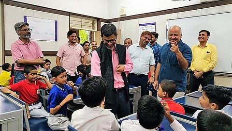 Delhi Deputy CM Manish Sisodia along with Meghalaya Education Minister Lahkmen Rymbui visited Sarvodaya Vidyalaya, Rouse Avenue today morning. (Photo | AAP Twitter)